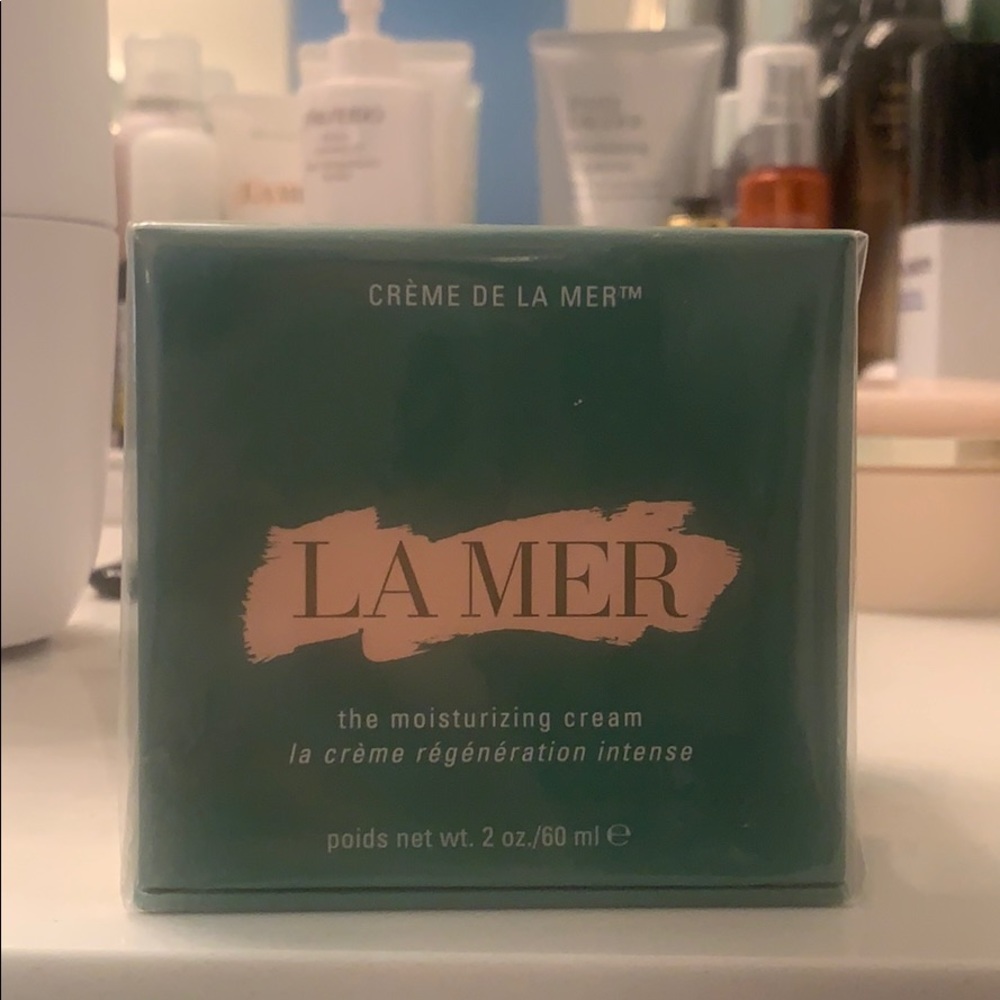 La Mer Moisturizing 2 ounce cream
